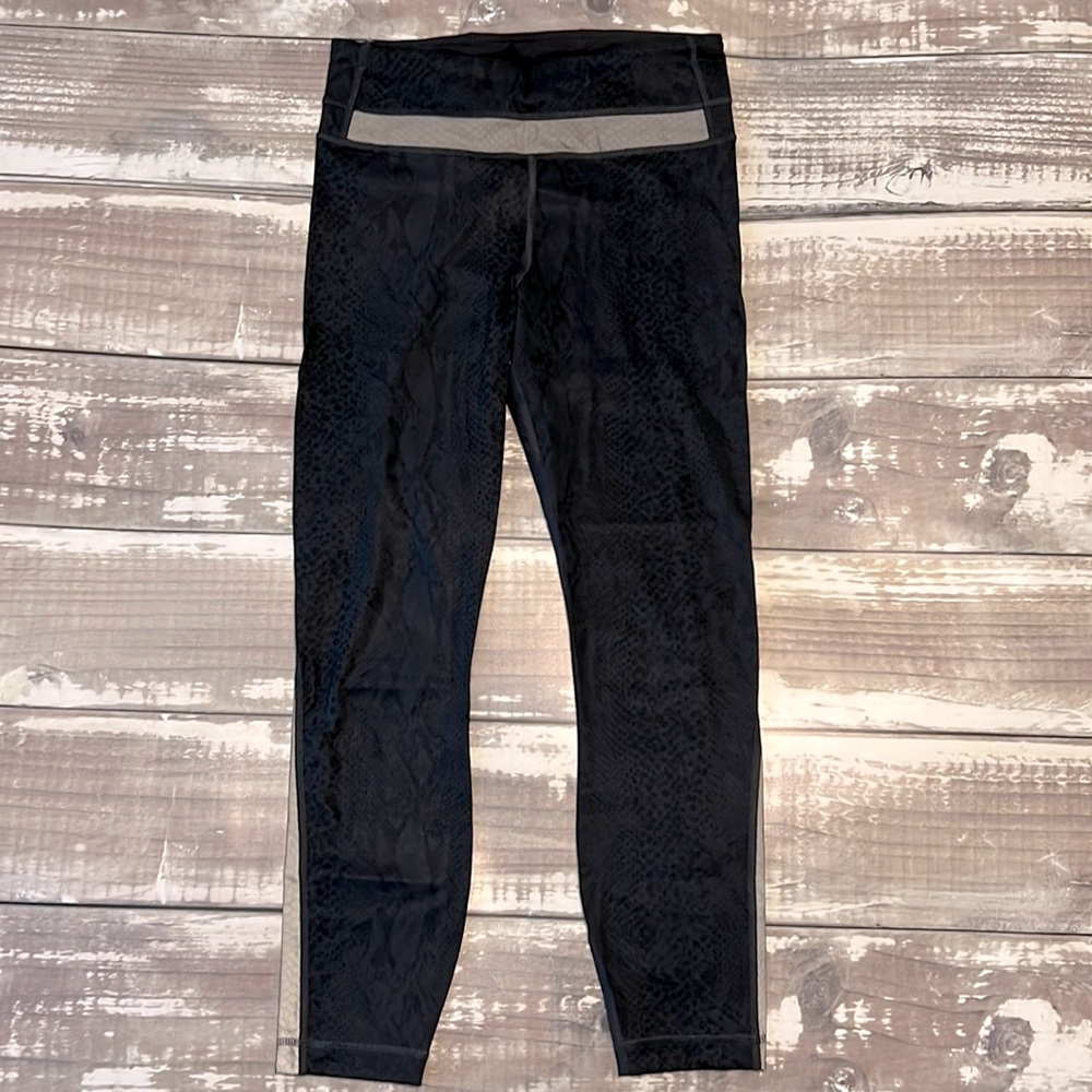 Lululemon Size: 6 Color: Black